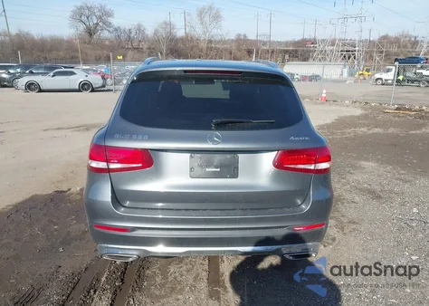 2017 Mercedes-Benz Glc 300 4Matic z USA, uszkodzony, nr VIN WDC0G4KB6HF254705